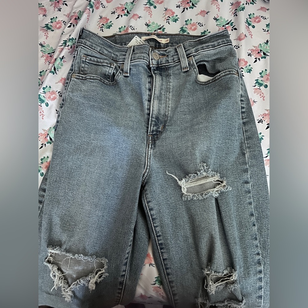 Levi’s distressed mom jeans